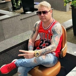 Meet your Posher, Yonerki